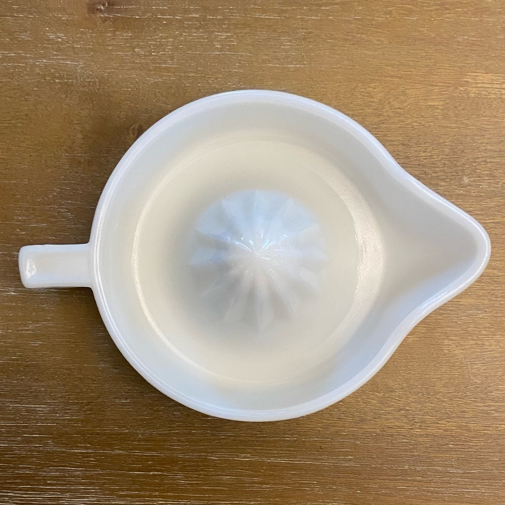 VINTAGE SUNKIST Milk Glass Citrus Fruit Juicer, Made in USA